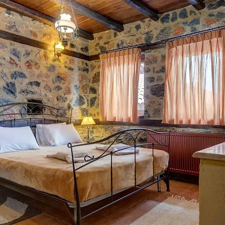 Mouses Guest house *