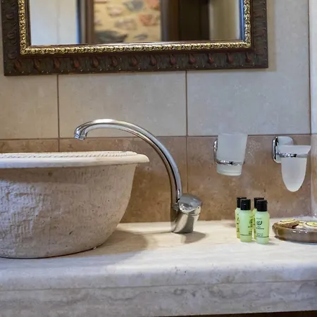 Mouses Agios Athanasios (Pella)